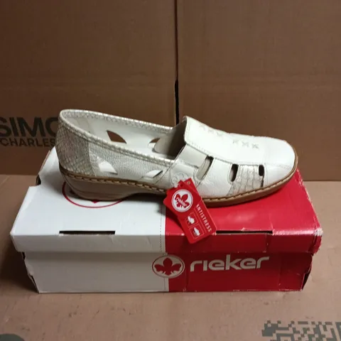BOXED PAIR OF RIEKER 41385 SLIP-ON SHOES - 6