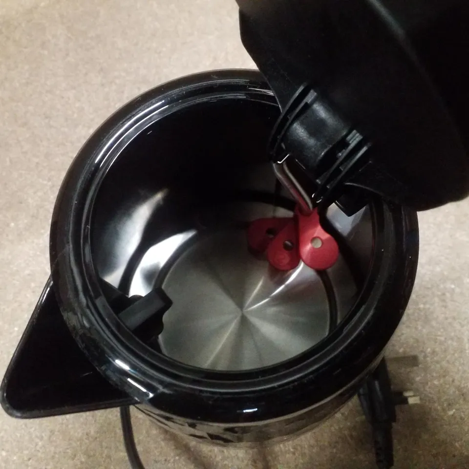 BOXED RUSSELL HOBBS HONEYCOMB KETTLE - BLACK