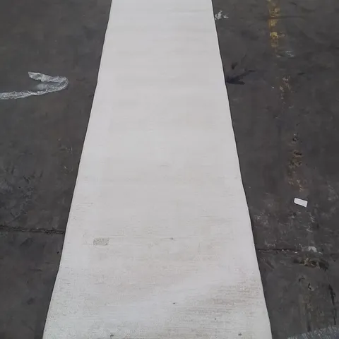 QUALITY DESIGNER AREA RUG APPROXIMATELY 300X75CM