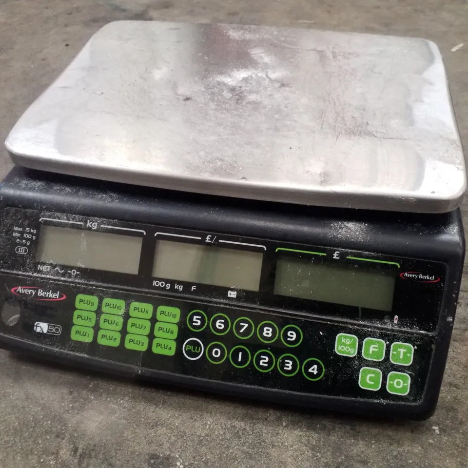 AVERY BERKEL FX50 RETAIL SCALE