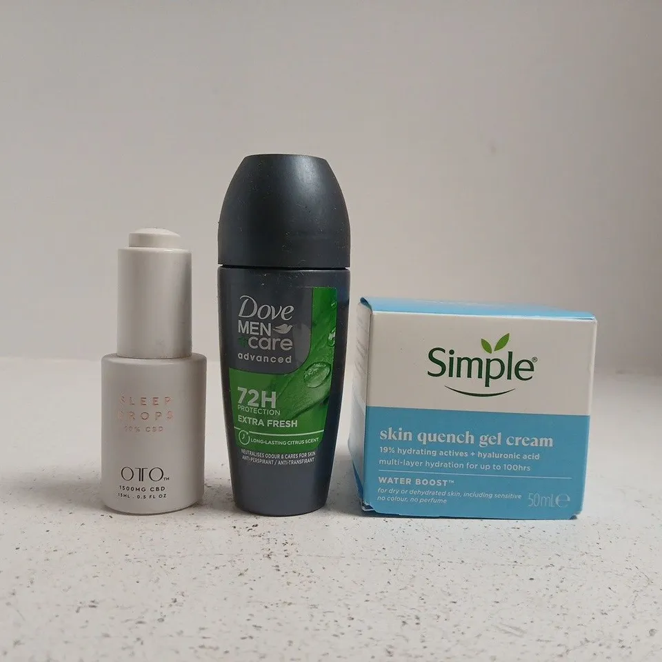 APPROXIMATELY 10 ASSORTED COSMETIC ITEMS INCLUDING VARIOUS MAKES AND BRANDS - COLLECTION ONLY