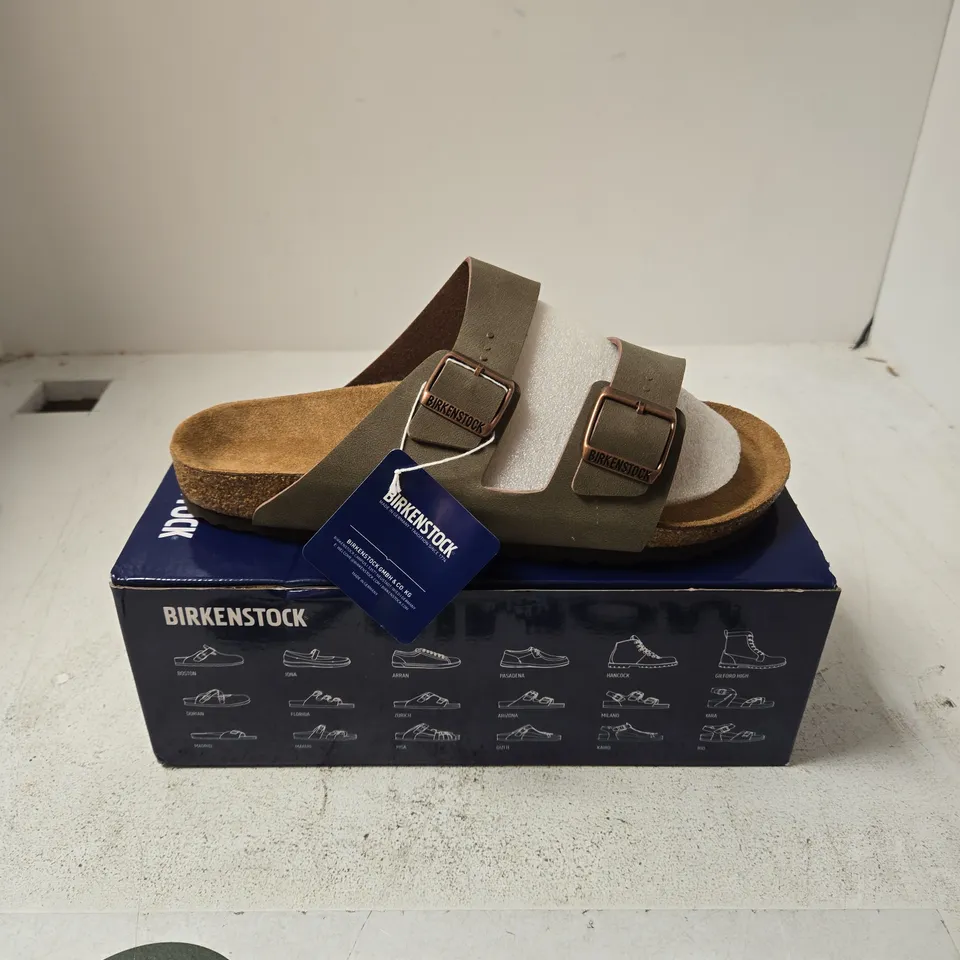 BIRKENSTOCK ARIZONA SANDALS – GREY LEATHER, UK 9 