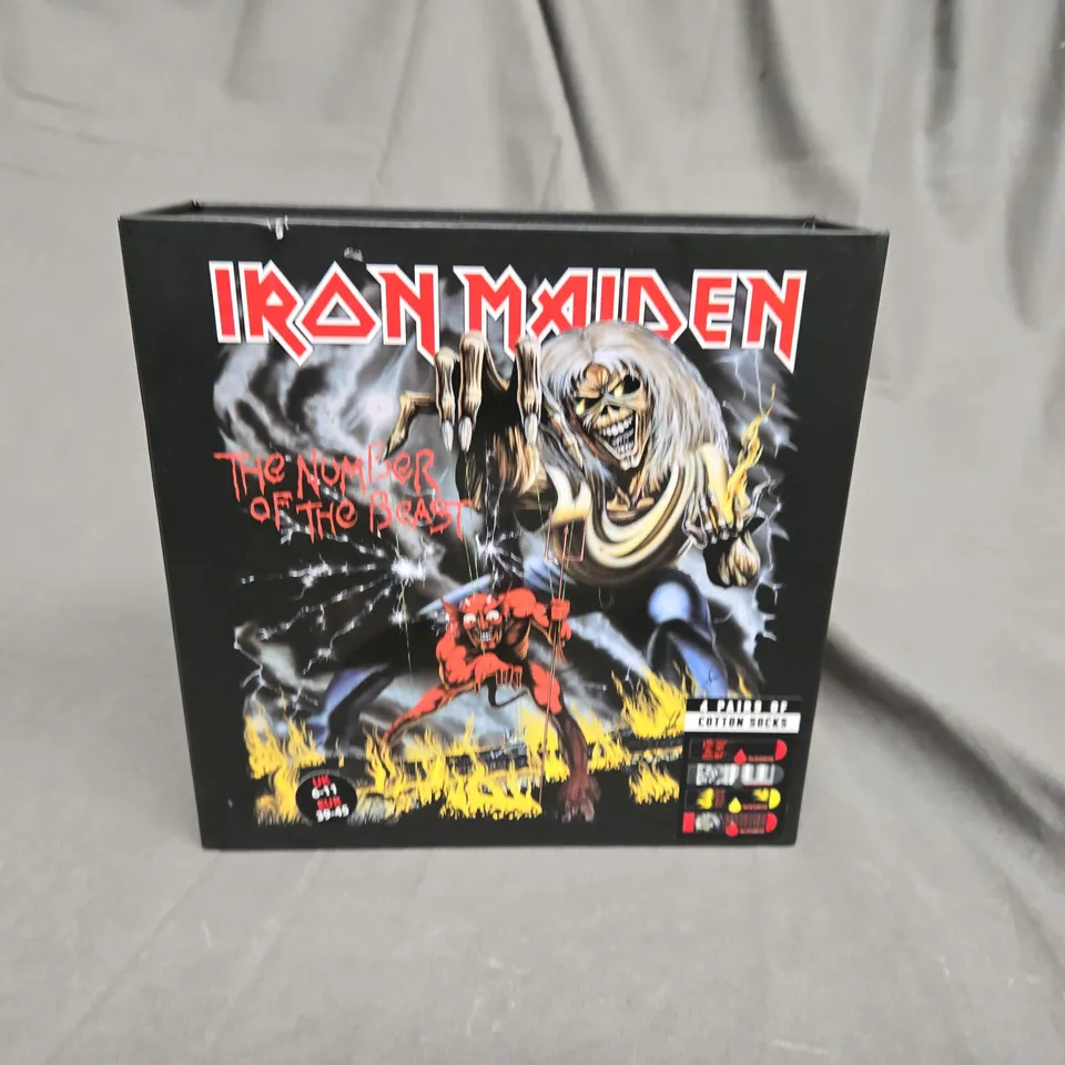 BOXED IRON MAIDEN 4 PAIRS OF COTTON SOCKS - SIZE 6-11