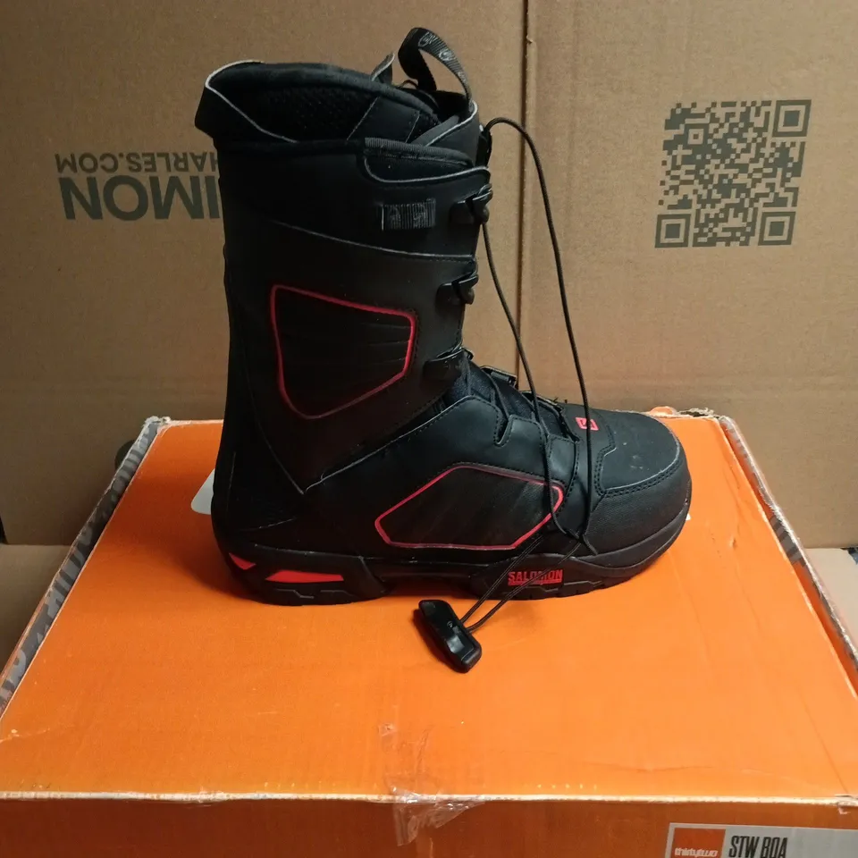 BOXED PAIR OF THIRTYTWO STW BOA SNOWBOARDING BOOTS - 8.5