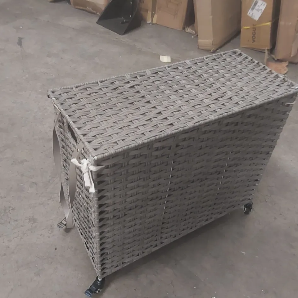 LAUNDRY BASKET ON WHEELS