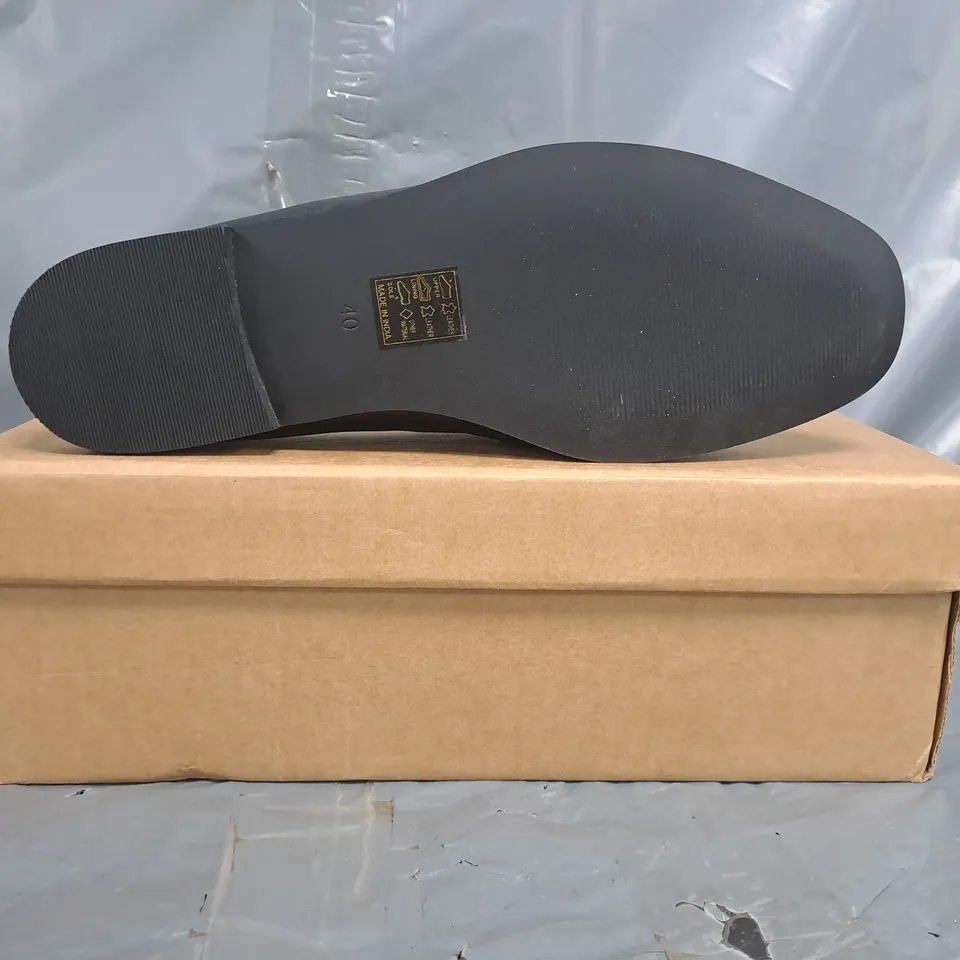 BOXED PAIR OF KAREN MILLEN OPEN BACK ELIP-ON LOAFERS IN BLACK W. GOLD EFFECT DETAIL SIZE 7