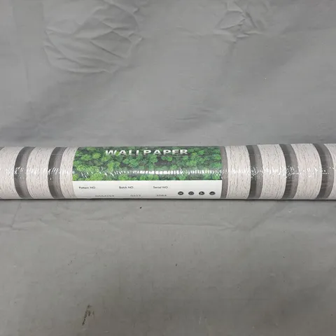 UNBRANDED SINGLE ROLL OF STRIPE PATTERN WALLPAPER IN LIGHT GREY - SIZE UNSPECIFIED