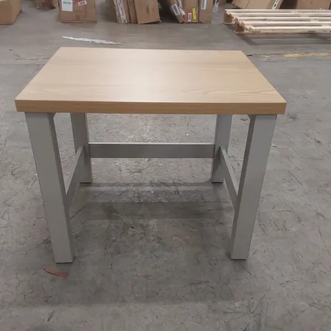 SMALL WOODEN SIDE TABLE