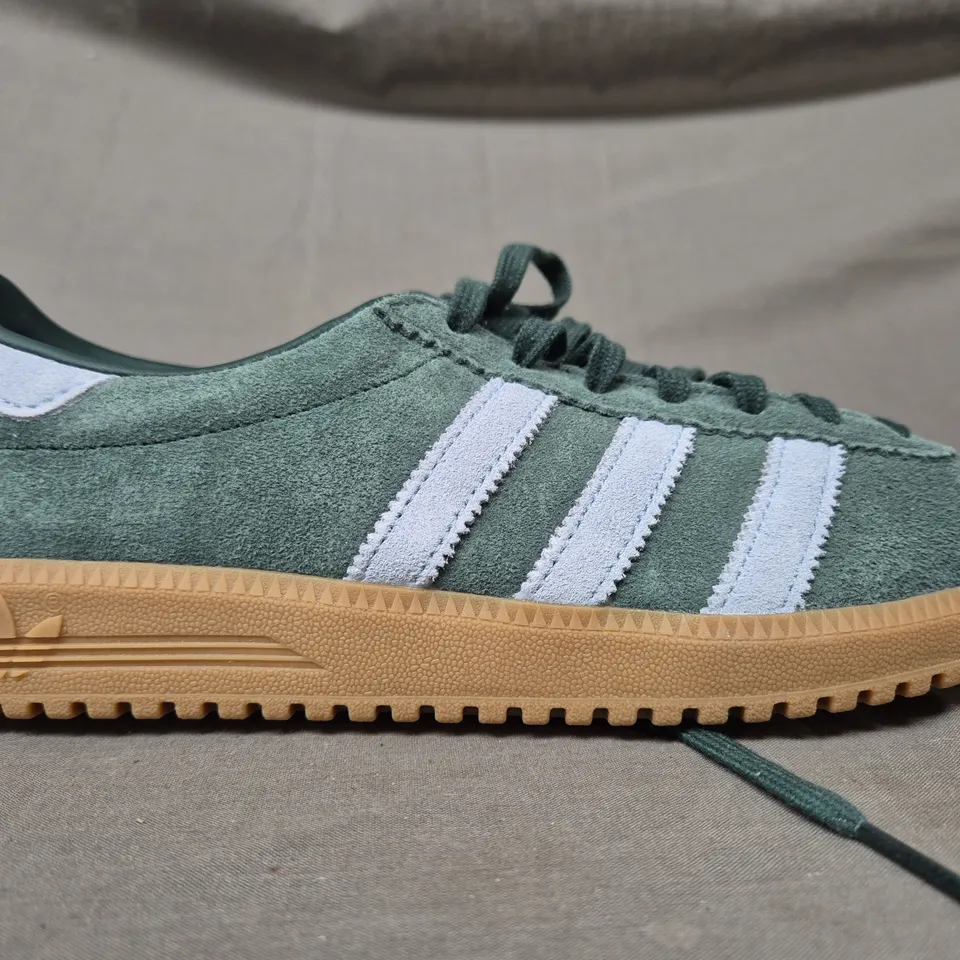 BOXED PAIR OF ADIDAS ORIGINALS BERMUDA TRAINERS IN GREEN/PASTEL BLUE UK SIZE 7