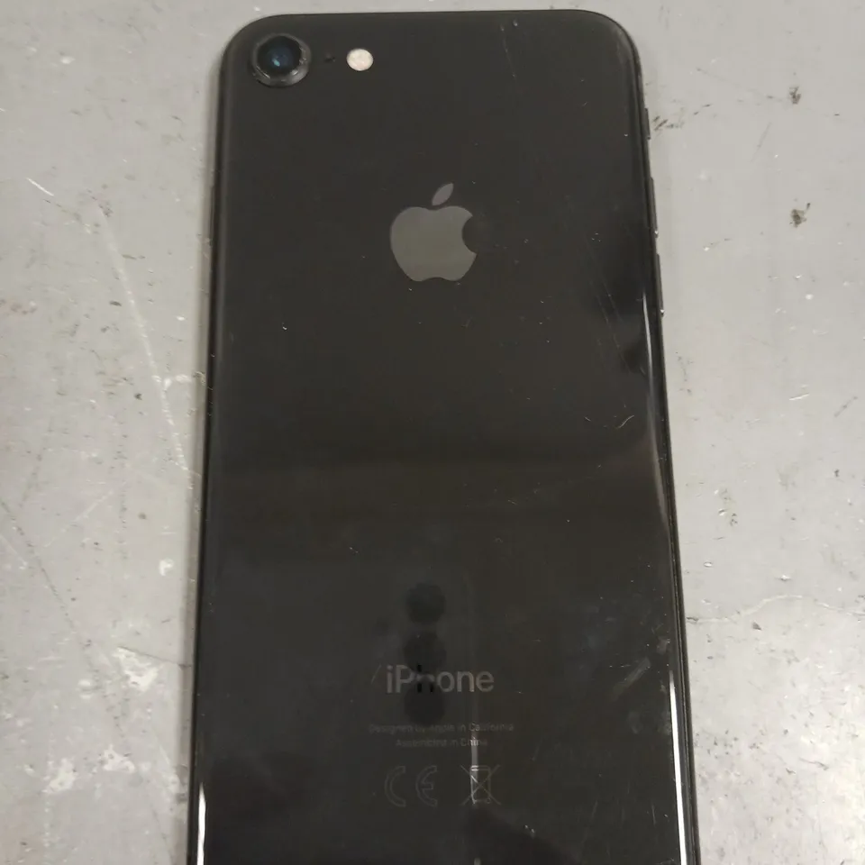 APPLE IPHONE 8 SMARTPHONE 