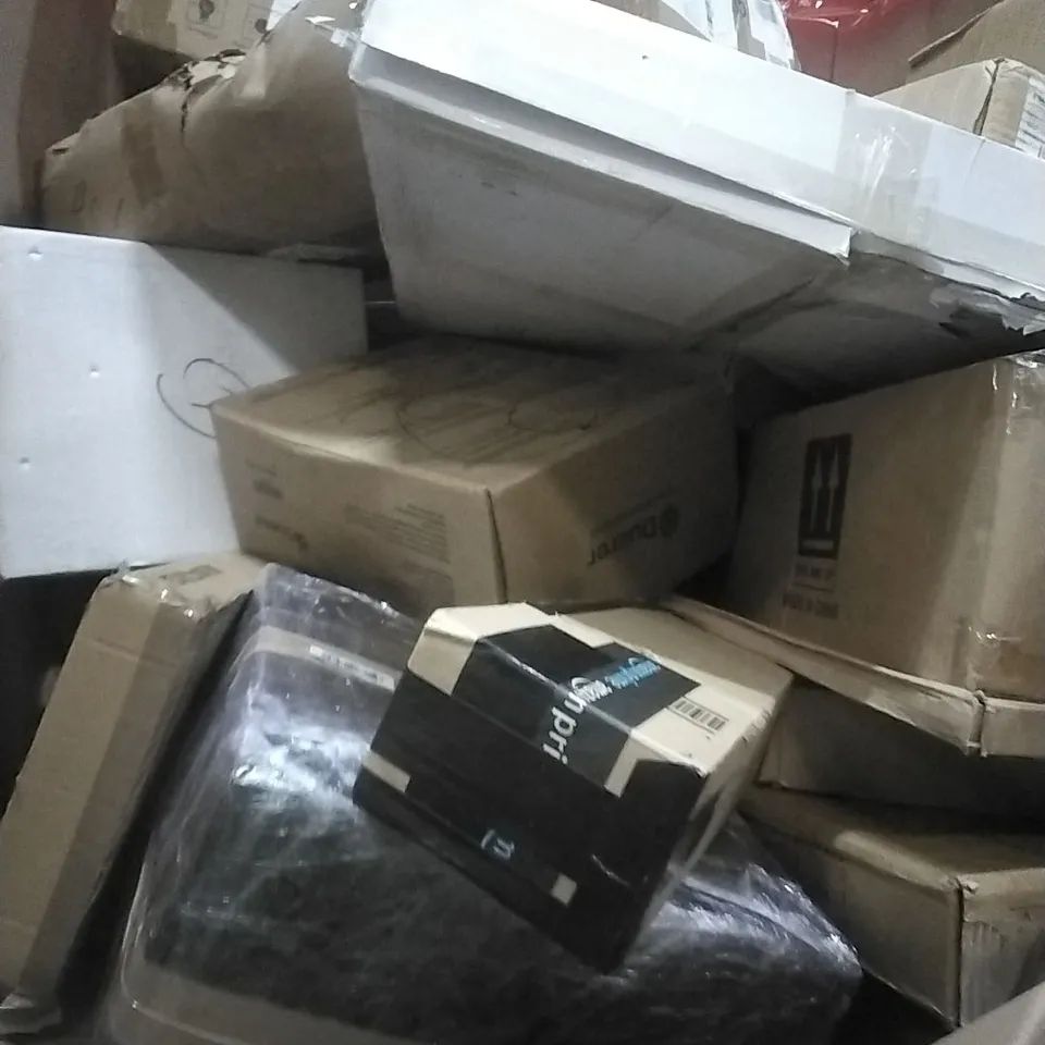 PALLET OF ASSORTED ITEMS TO INCLUDE; FOOTSPA, TV WALL MOUNT 