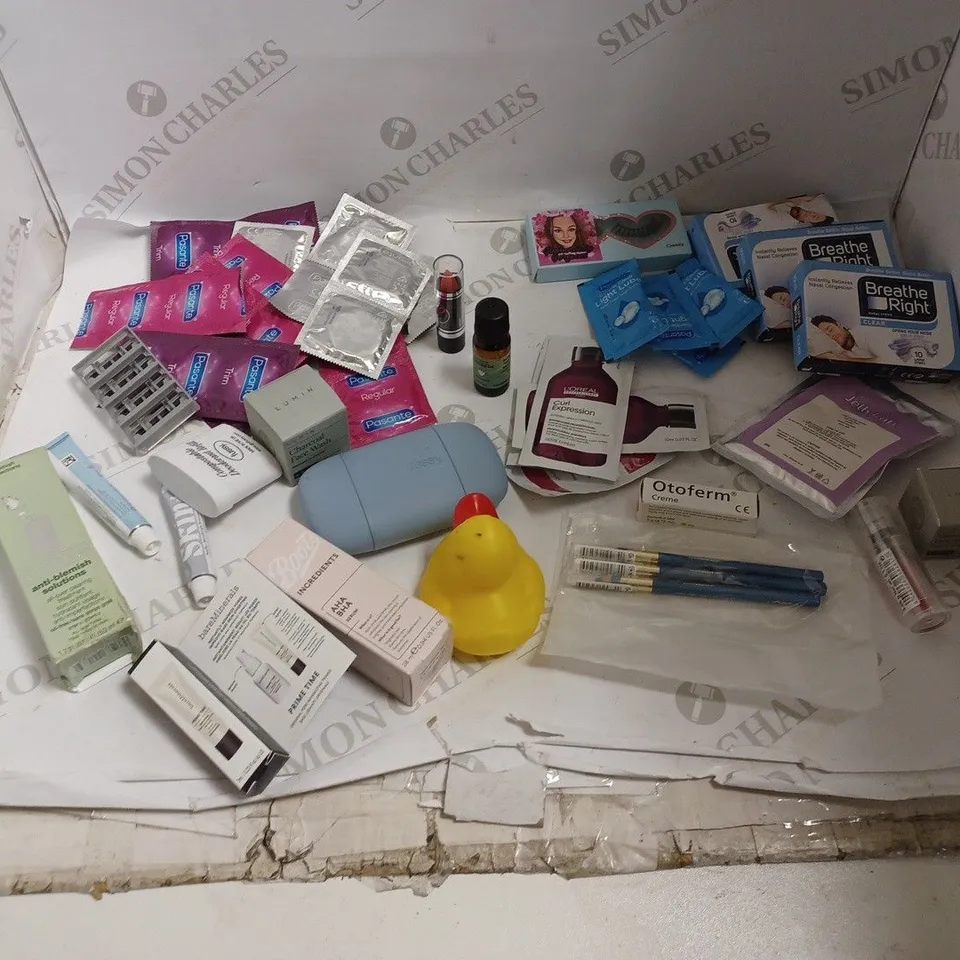 LOT OF APPROX 20 ASSORTED HEALTH AND BEAUTLY- FUSSY, CLINIQUE ANTI BLEMISH SOLUTION, LUMIN CHARCOAL FACE SCRUB