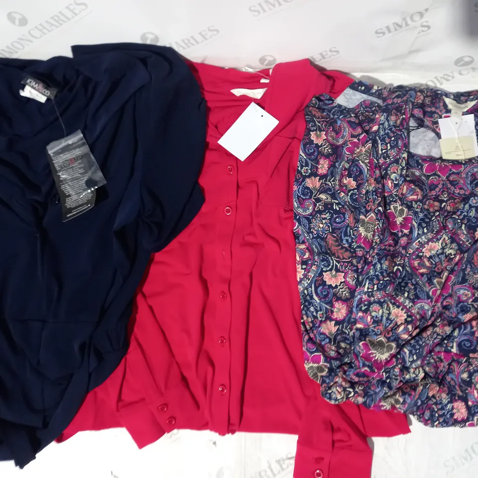 BOX OF APPROXIMATELY 10 ASSORTED CLOTHING ITEMS IN VARIOUS STYLES AND SIZES TO INCLUDE MONSOON, DANNII MINOGUE, KIM & CO, ETC
