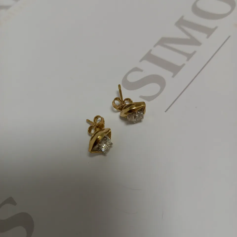 DESIGNER 18CT YELLOW GOLD STUD EARRINGS SET WITH DIAMONDS WEIGHING +-0.64CT