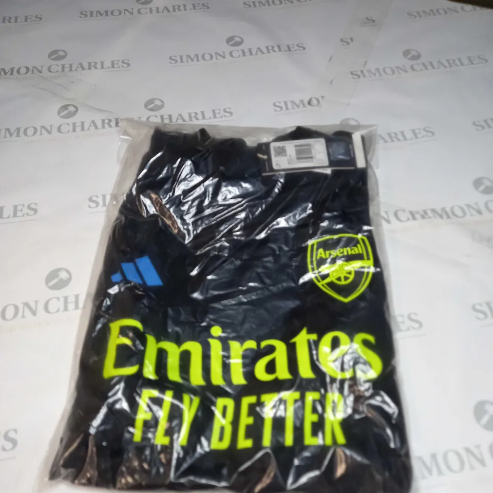 LARGE BLACK ADIDAS TRAINING JERSEY 
