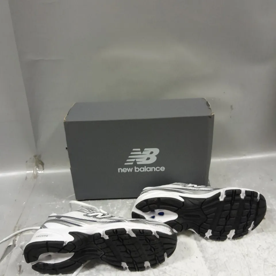 BOXED PAIR OF NEW BALANCE 740 SILVER UK 5 