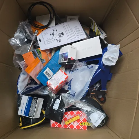 box of assorted car items to include tools - tyres - 
