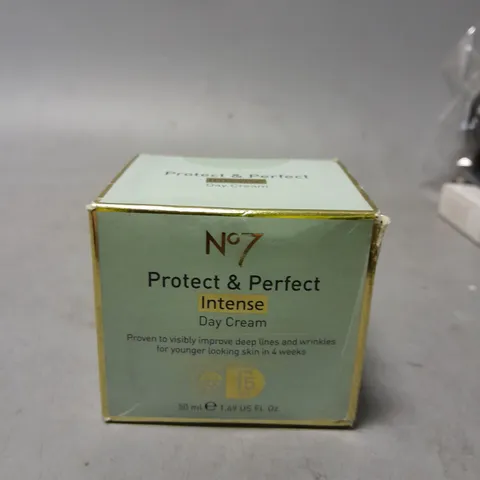 SEALED PROTECT & PERFECT INTENSE DAY CREAM 50ML 