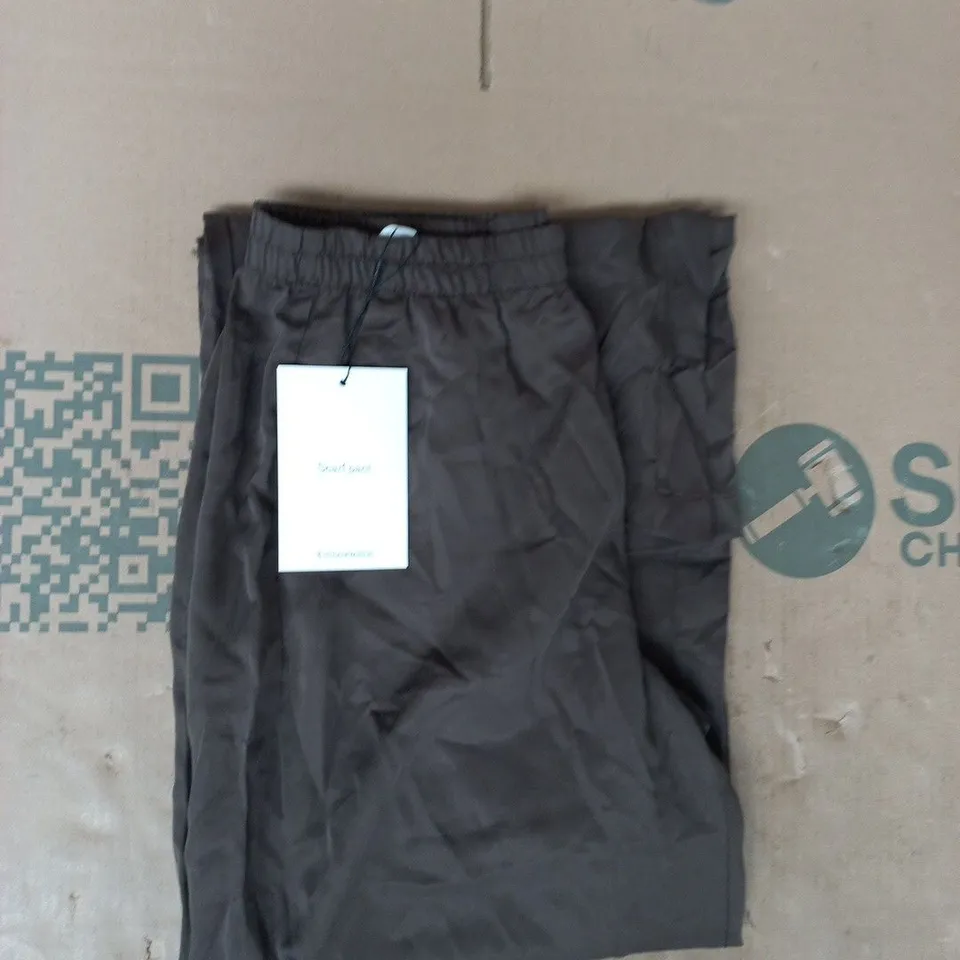 STRADIVARIUS SCARF PANTS IN CHOCOLATE SIZE SMALL