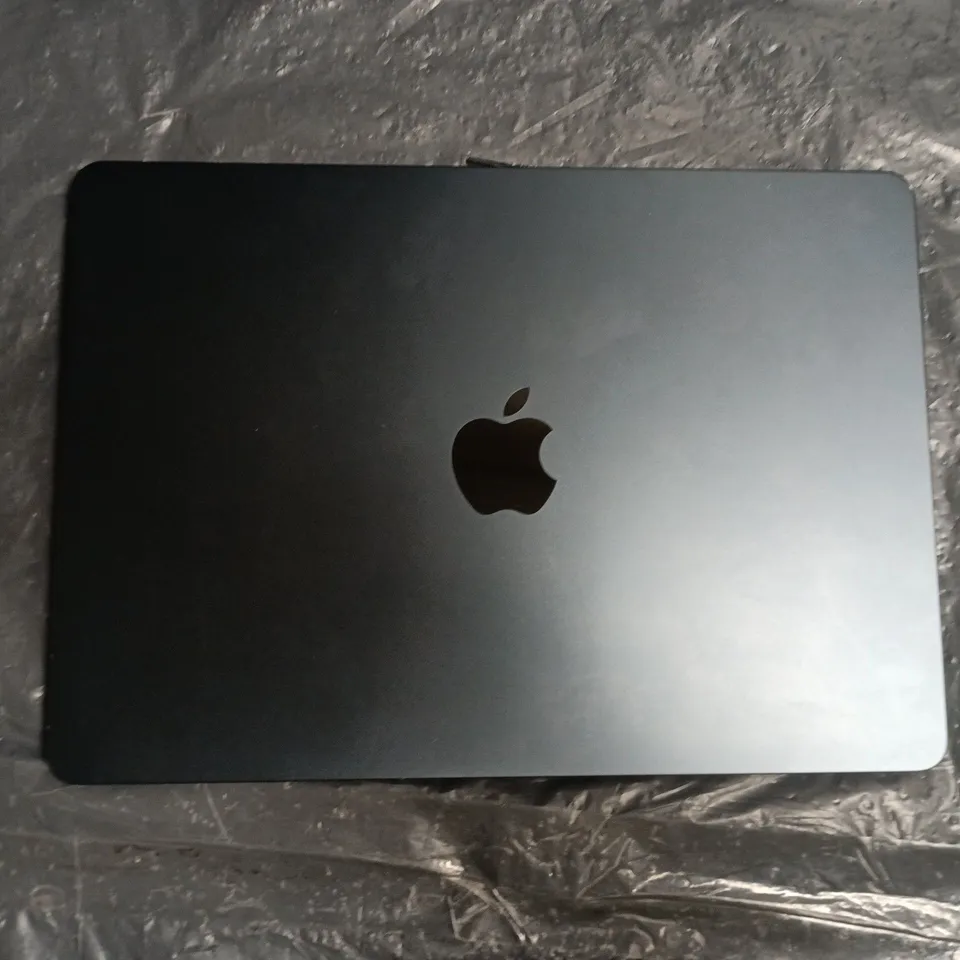 APPLE MACBOOK AIR M4 LAPTOP A3113