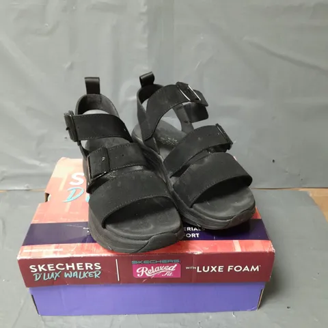 SKECHERS D'LUX WALKER SANDALS - BLACK - SIZE 5