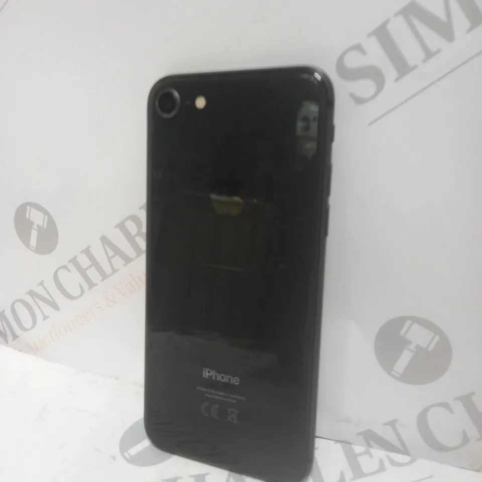 APPLE IPHONE SE IN BLACK