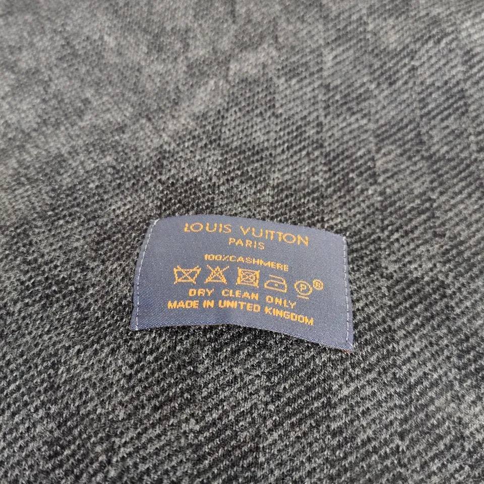 LOUIS VUITTON 100% CASHMERE GREY SCARF WITH HAT