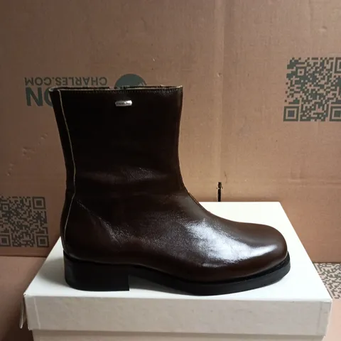 BOXED PAIR OF OUR LEGACY BROWN LEATHER ANKLE BOOTS – UK 8 
