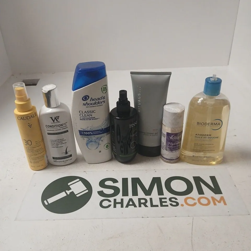APPROXIMATELY 20 ASSORTED HEALTH & BEAUTY PRODUCTS TO INCLUDE CAUDALIE PROTECTION SPRAY, WATERMANS CONDITONER, HEAD & SHOULDERS SHAMPOO, ETC - COLLECTION ONLY