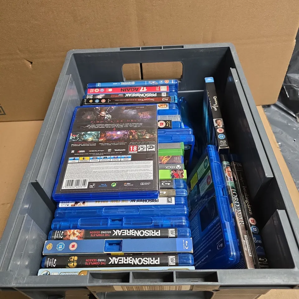 TOTE OF APPROXIMATELY 25 ASSORTED DVDS/BLU RAYS/PLAYSTION/XBOX TO INCLUDE QUANTUM OF SOLACE BLU RAY, FANTASTIC 4 BLU RAY, SAW 3 EXTREME EDITION BLU RAY, DOOM PS4 ETC