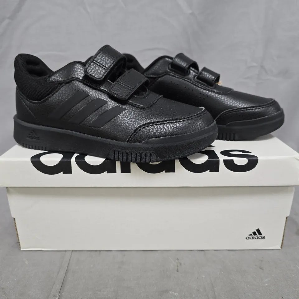 BOXED PAIR OF ADIDAS TENSAUR SPORT 2.0 KID'S SHOES IN BLACK SIZE UK 13K
