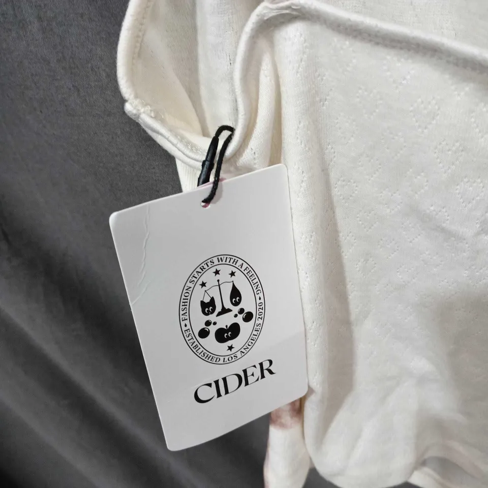 CIDER WOMEN'S WHITE CAMISOLE TOP WITH LACE TRIM AND DEER PRINT XS SIZE