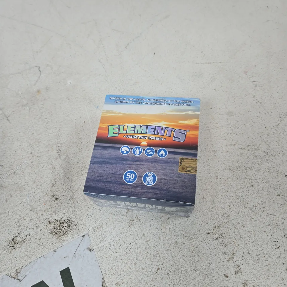 BOX OF APPROXIMATELY 6 ASSORTED ITEMS TO INCLUDE: SEALED 50 PCS ELEMENTS ROLLING PAPER BOX