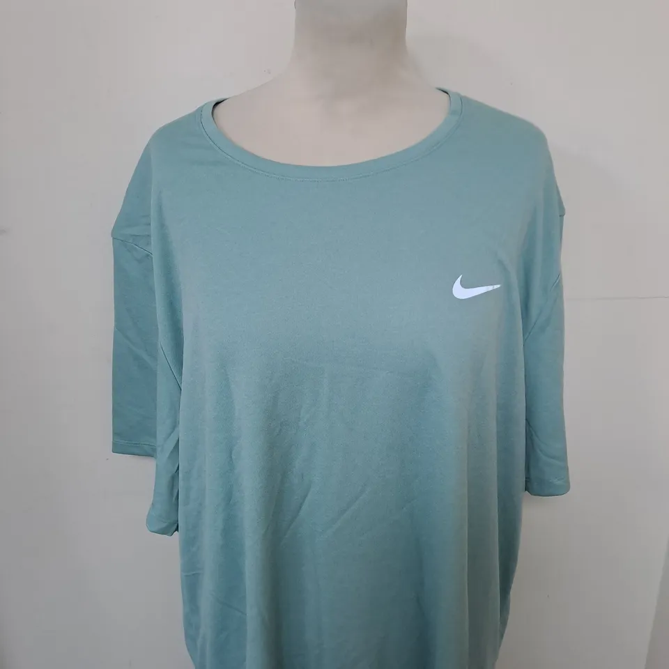 NIKE CASUAL RUNNING T-SHIRT SIZE XXL
