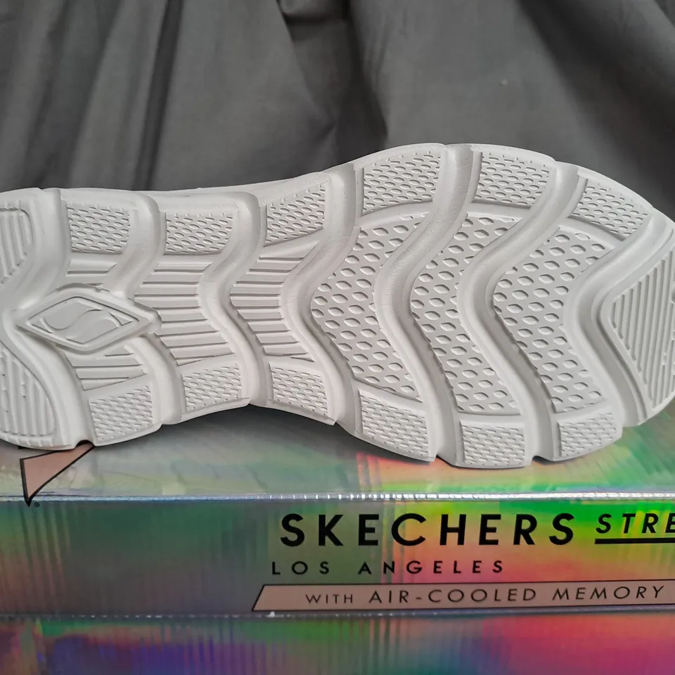 BOXED SKECHERS STREET HIGH RISE WHITE TRAINERS - SIZE 6