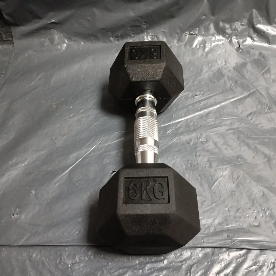 HEX RUBBER-COATED DUMBBELL, 12KG TOTAL (6 KG PER END) WITH KNURLED HANDLE