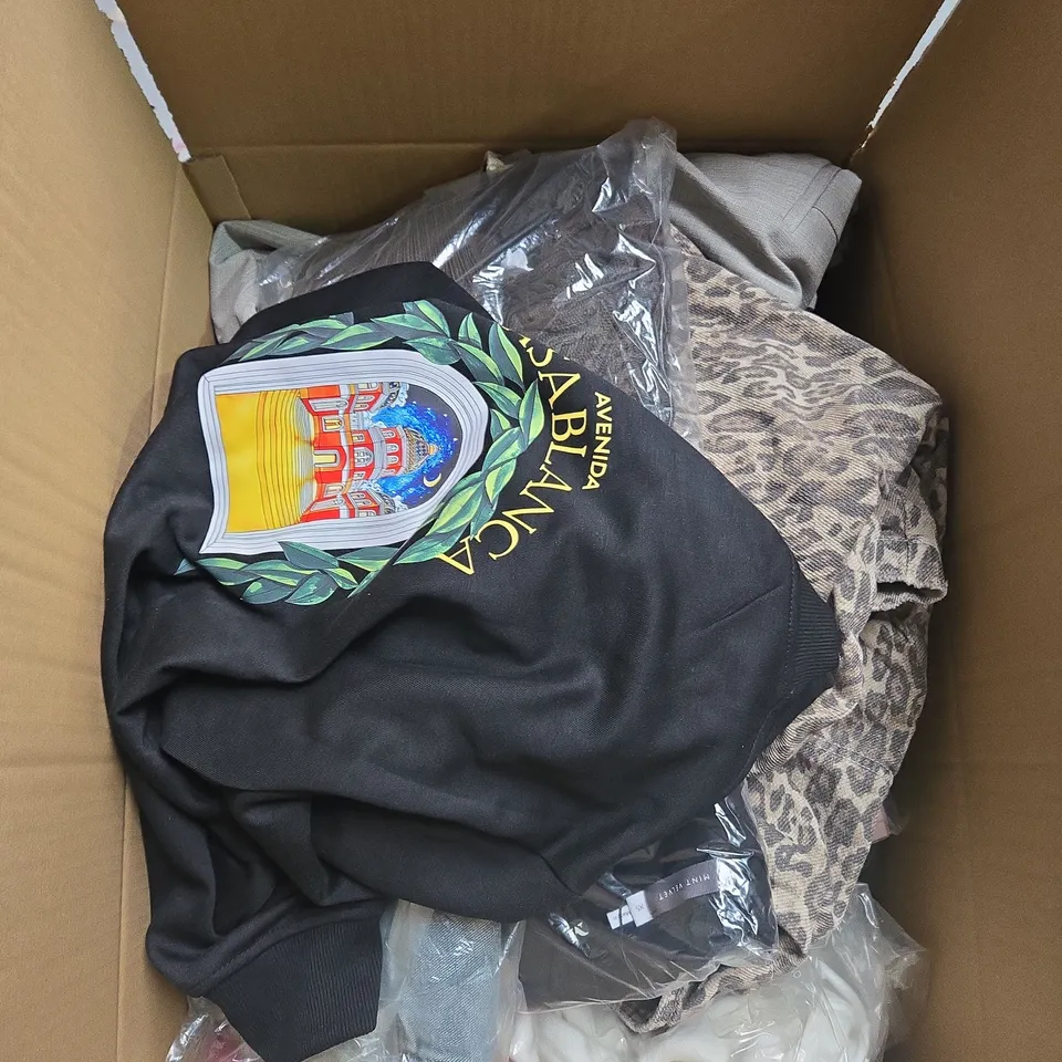 LARGE BOX OF ASSORTED CLOTHING ITEMS IN VARIOUS SIZES, STYLES AND COLOUR 