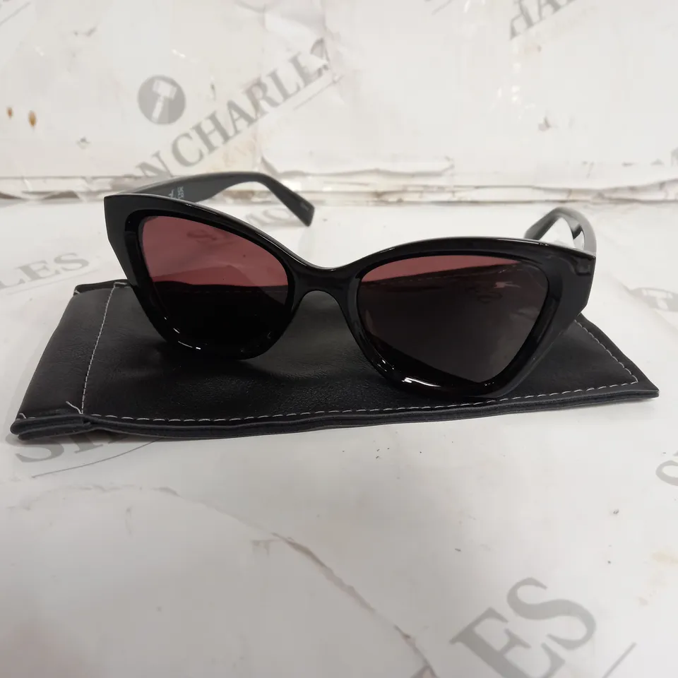 HUMMINGBIRD CATEYE SUNGLASSES BLACK