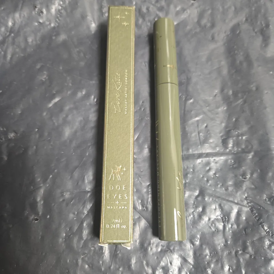 LOVE KATIE DOE EYES MASCARA – OLIVE-GREEN TUBE (7 ML / 0.24 FL OZ) – BOXED