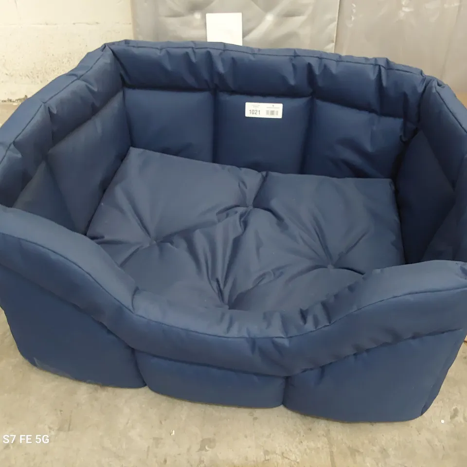 LARGE DOG BED BLUE FABRIC 