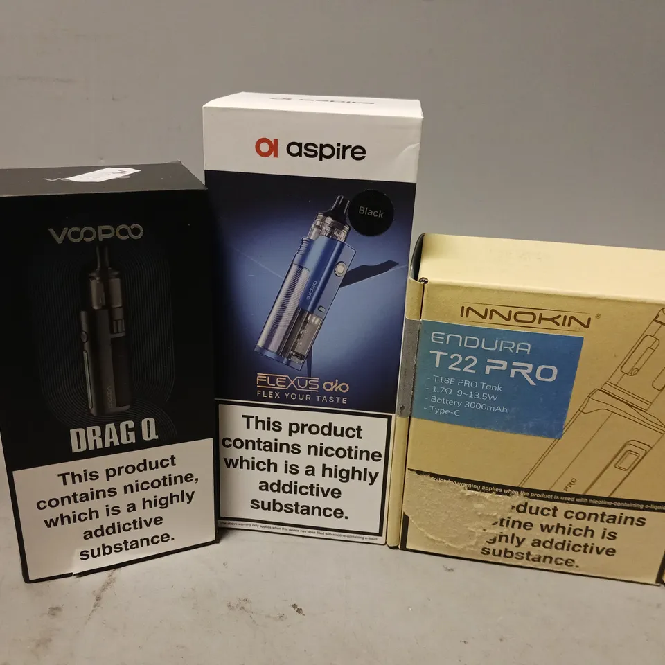APPROXIMATELY 20 VAPES & E-CIGARETTES TO INCLUDE VOOPOO DRAG Q, ASPIRE FLEXUS, INNOKIN ENDURA T2 PRO, ETC