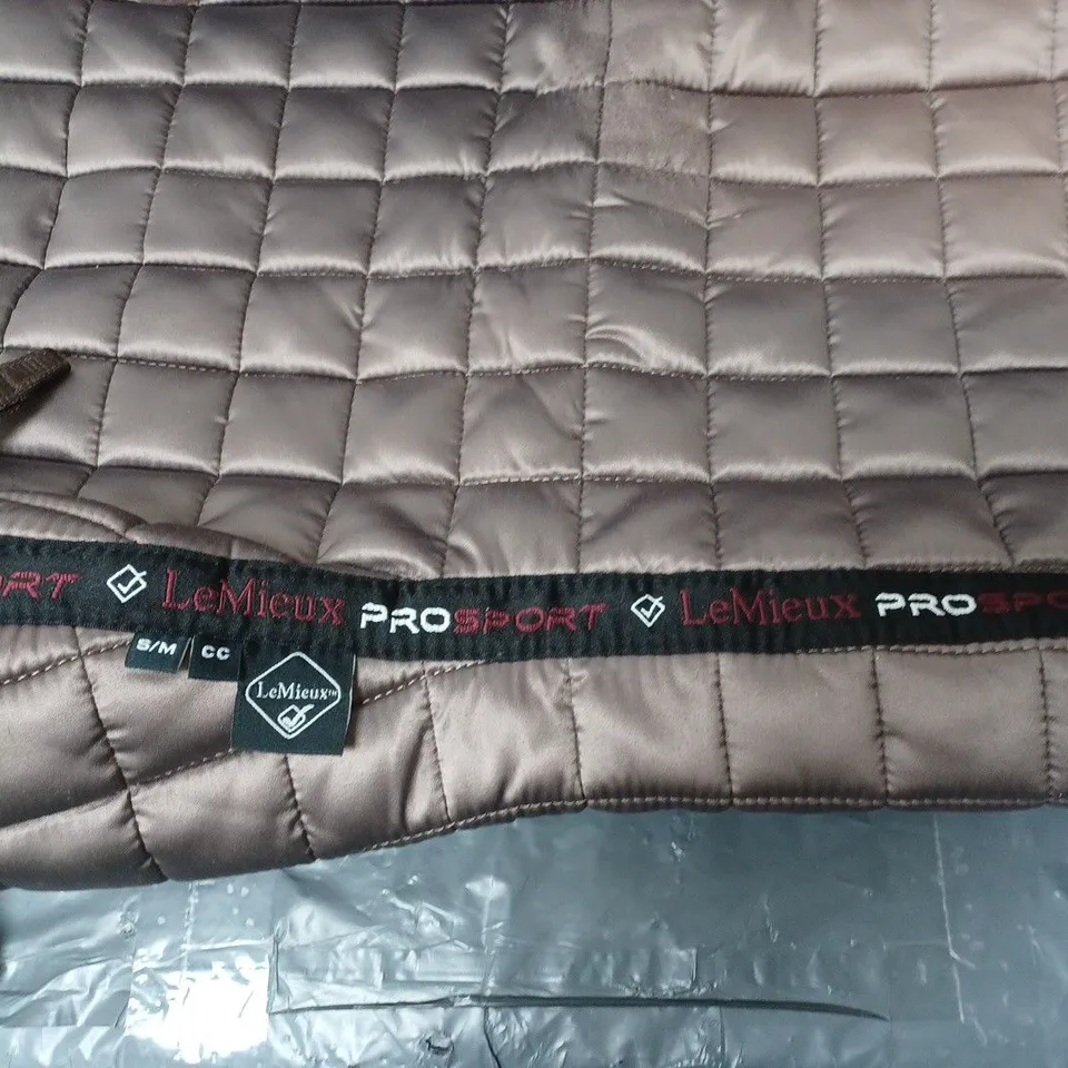 LE MIEUX LOIRE CLASSIC CLOSE CONTACT SQUARE SADDLE PAD SIZE S/M