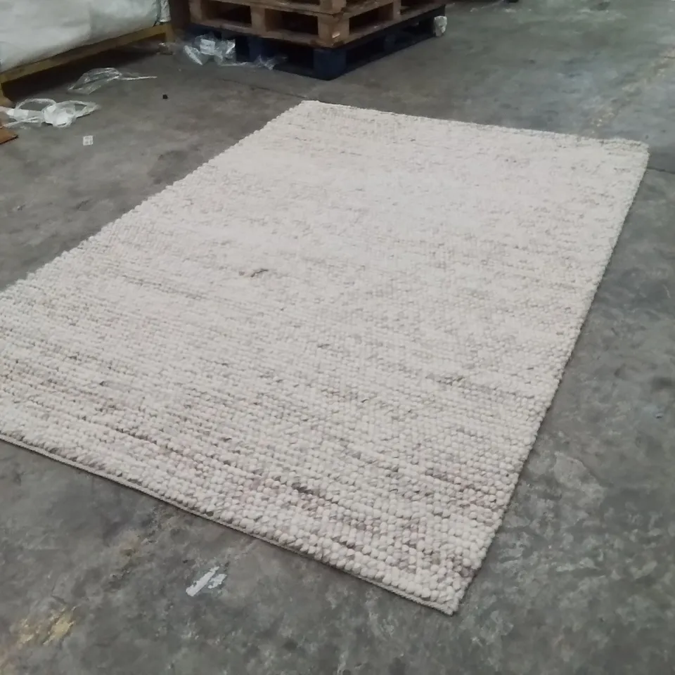 QUALITY DESIGNER AREA RUG - APPROXIMATELY 250X160CM