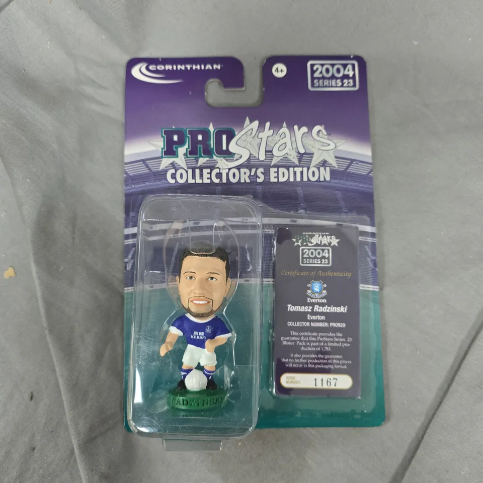8 SEALED CORINTHIAN PROSTARS COLLECTABLE FIGURINES TO INCLUDE THOMAS RADZINSKI COLLECTORS EDITION, BUBBY CHARLTON LIMITED EDITION, JIMMY FLOYD HASSELBANK PLATINUM EDITION, ETC