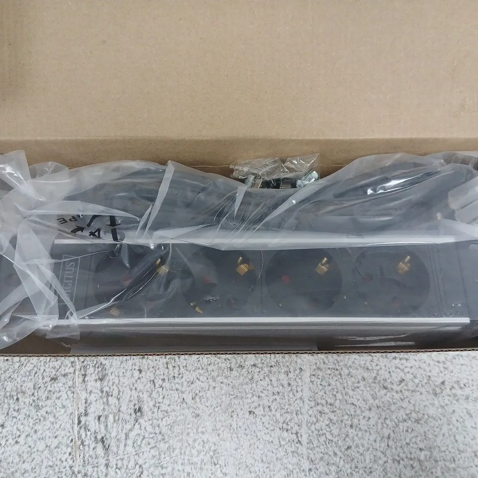 BOXED DIGITUS 10" SOCKET STRIP WITH ALUMINUM PROFILE, 4-WAY SOCKET OUTLET WITH EARTHING CONTACT