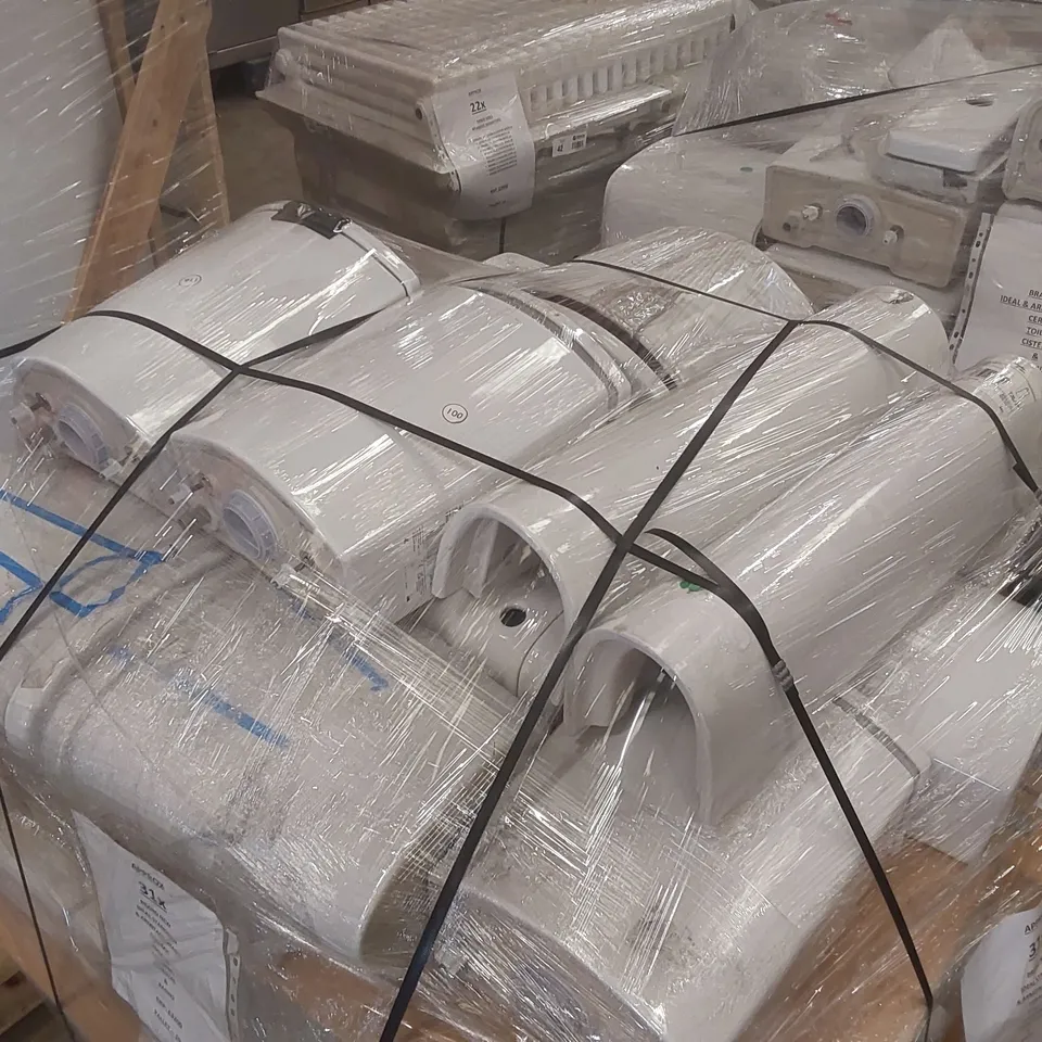 PALLET CONTAINING APPROXIMATELY 31x IDEAL STANDARD & ARMITAGE SHANK CERAMIC TOILETS, CISTERNS, PEDESTAL & BASINS