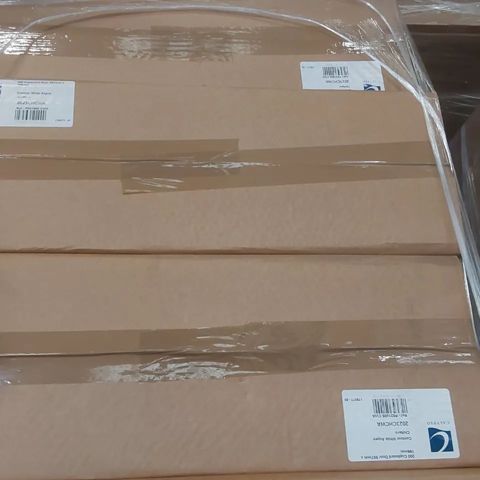 PALLET CONTAINING A LARGE QUANTITY OF ASSORTED BATHROOM FURNITURE PARTS INCLUDING: CUPBOARD DOORS ECT