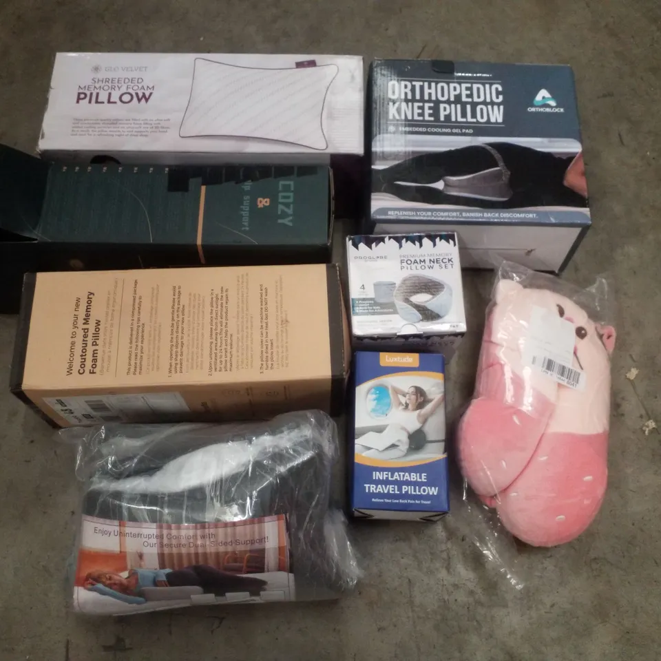 PALLET CONTAINING ASSORTED PILLOWS & CUSHIONS