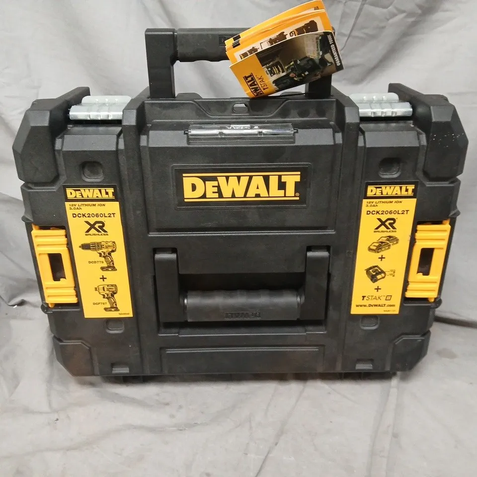 DEWALT XR 18V CORDLESS DRILL SET IN CASE (DCK2060L2T) 