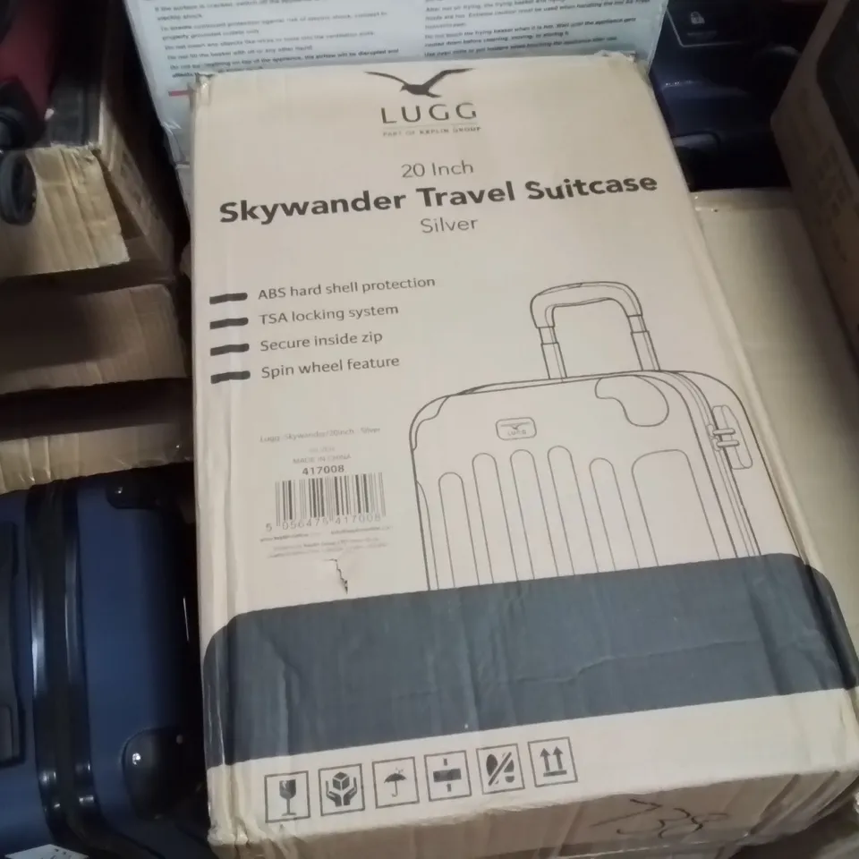 BOXED LUGG - 20INCH SKYWANDER TRAVEL SUITCASE SILVER 